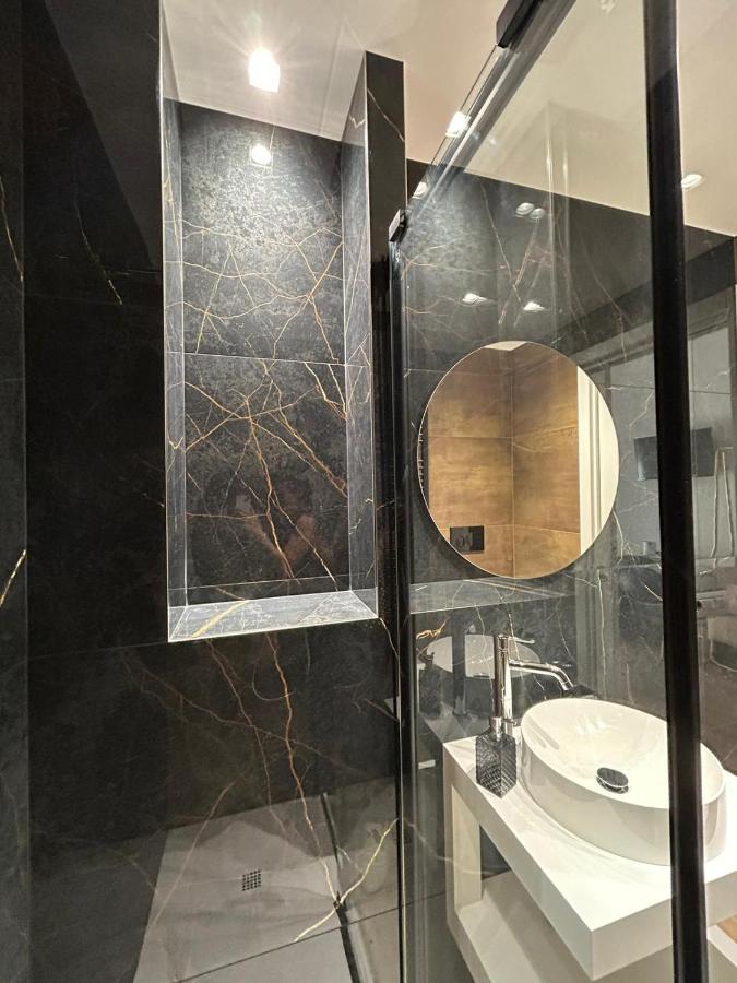 Roma Nostra Luxury B&B Bagian luar foto